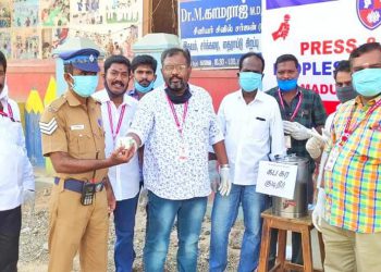 பிரஸ் & மீடியா பிப்பிள் அசோசிசன் சார்பில் பொதுமக்கள், காவல்துறை, தூய்மை பணியாளர்கள் என அனைவருக்கும் ” நோய் எதிர்ப்பு சக்தி அதிகரிக்கும் கப சுர குடிநீர் மற்றும் முகக்கவசம் வழங்கப்பட்டது