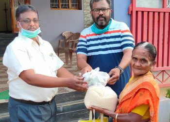 பிரஸ் & மீடியா பீப்பிள்ஸ் அசோசியேசன் சார்பில் 2 வது நாளாக பொதுசெயலாளர் ரபீக் அகமது தலைமையில்  தொடர்ந்து பொதுமக்களுக்கு நிவாரண பொருட்கள்  வழங்கப்பட்டது.