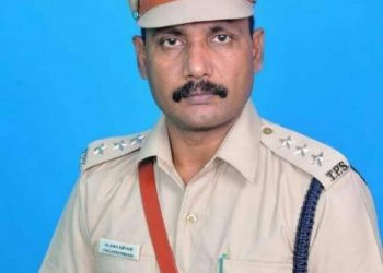 தூத்துக்குடி ரூரல் டிஎஸ்பி கலை கதிரவன் மனித நேயத்தோடு கருணை உள்ளம் கொண்டு அடுக்கடுக்காக செய்து வரும் மக்கள் பணிகள் சர்வதேச உரிமைகள் கழகம் சார்பில்மனதை உருக்கும் வீடியோ