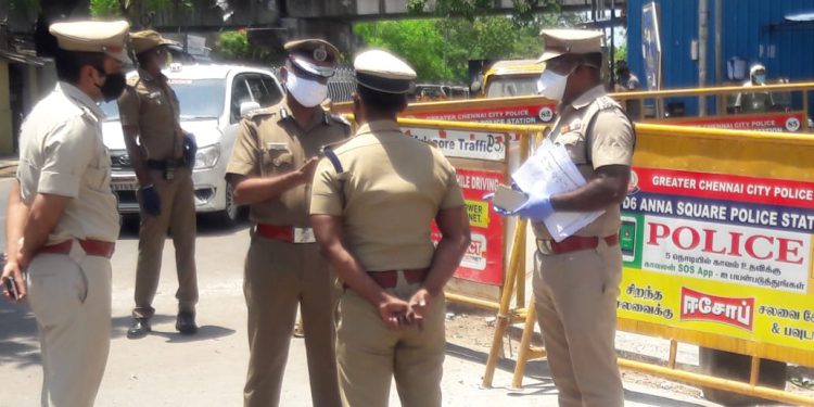 சென்னையில்  கொரோனா பாதிப்பு அடைந்து தனிமைப்படுத்தப்பட்டுள்ள,பகுதிகளுக்கு சென்னை பெருநகர காவல் ஆணையாளர் அ.கா.விசுவநாதன், இ.கா.ப.நேரில் சென்று ஆய்வு