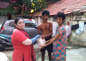 போலீஸ் பொதுமக்கள் பொதுநல டிரஸ் சார்பாக சென்னை ராயபுரத்தில் உள்ள ஏழை எளிய மக்களுக்கு வடசென்னை மாவட்ட தலைவி  DR.வாணி அவர்கள் நிவாரண பொருள்  வழங்கினார்.