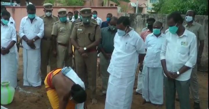 நாகை  மாவட்டம் வேதாரண்யத்தில் காவல் துணை கண்காணிப்பாளர் புதிய கட்டிடம் அடிக்கல் நாட்டு விழா    அமைச்சர் ஓ எஸ் மணியன்  அடிக்கல் நாட்டினார். மாவட்ட  காவல் துறை  கண்காணிப்பாளர் சபியுல்லா பங்கேற்றார்.