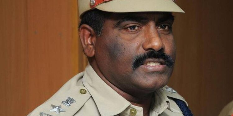 “நெல்லை காவலன்” இருசக்கர ரோந்து வாகன திட்டத்தை துவக்கி வைத்தார்  எஸ்.பி மணிவண்ணன்  பொதுமக்கள் நலன் கருதி நெல்லையில் அதிரடி ஆரம்பம்