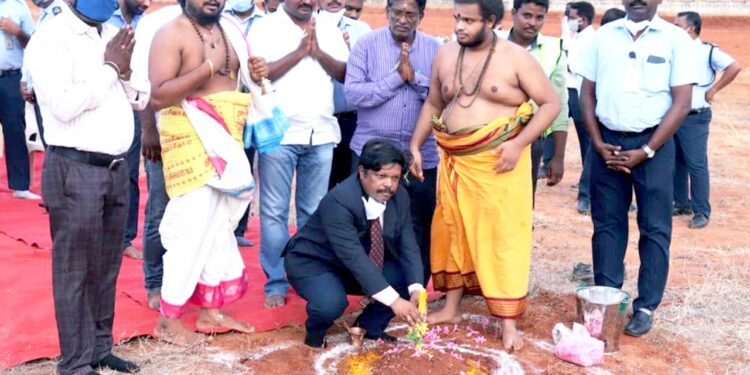 தூத்துக்குடி விமான நிலைய ஓடுதளம் ரூபாய் 96.77 கோடியில் விரிவாக்கம் பூமி பூஜையுடன் பணிகள் தொடங்கின