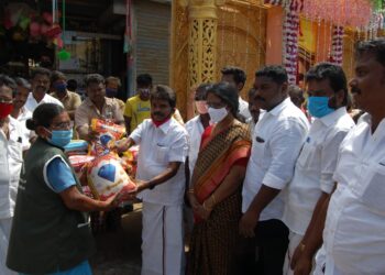 மாப்பிள்ளையூரணியில் தூய்மை பணியாளர்களுக்கு நலத்திட்ட உதவிகள் சண்முகய்யா எம்.எல்.ஏ வழங்கினார்.