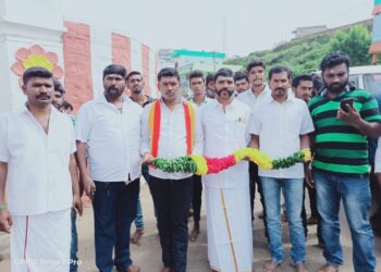 தென்னிந்திய பார்வர்ட் பிளாக் கட்சியின் சார்பாக முத்துராமலிங்க தேவர் சிலைக்கு மாலை அணிவித்து மரியாதை