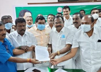 வேளாண் விற்பனைக்குழு தலைவராக சி.த.செல்லப்பாண்டியன் பொறுப்பேற்றார் அதிமுகவினர் உற்சாக கொண்டாட்டம்