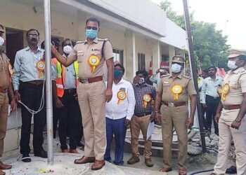 நெடுஞ்சாலை ஒப்பந்த நிறுவனத்தின் சார்பாக சாலை பாதுகாப்பு விழிப்புணர்வு நிகழ்சி தூத்துக்குடி மாவட்ட எஸ்.பி.  எஸ்.ஜெயக்குமார் தலைமையில் நடைபெற்றது