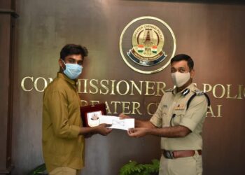நேர்மையான ஆட்டோ ஓட்டுனரை சென்னை போலீஸ் கமிஷ்னர் நேரில் அழைத்து பாராட்டு