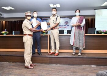 2000 குழந்தைகள் மீட்கப்பட்டு குழந்தைகள் நலகுழுமத்திடம் ஒப்படைப்பு