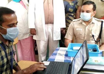 நாகை எஸ்.பி கொரனா தடுப்பூசி போட்டுக்கொண்டார்