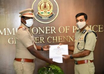 கஞ்சா கடத்திய கும்பல் கைது தனிப்படையினருக்கு சென்னை கமிஷ்னர் பாராட்டு