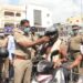 வாகன ஓட்டிகளுக்கு 20 இலவச ஹெல்மெட் வழங்கினார்  தூத்துக்குடி மாவட்ட போலீஸ் சூப்பிரண்டு எஸ்.ஜெயக்குமார் 