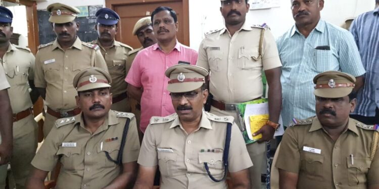 7 சவரன் தங்க நகைகள் மீட்பு – கைது செய்த தனிப்படையினருக்கு மாவட்ட எஸ்.பி ஜெயக்குமார் பாராட்டு.