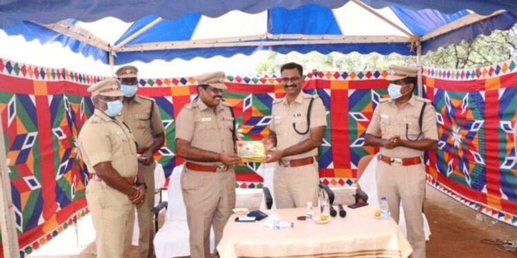 தூத்துக்குடி ஆயுதபடை காவலர்களுக்கு மாவட்ட எஸ்.பி வாழ்த்து