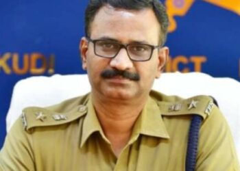 காவலரின் மனஅழுத்தத்திற்கு மருந்து போட்ட தூத்துக்குடி எஸ்.பி.ஜெயக்குமார் – குவியும் பாராட்டுக்கள்