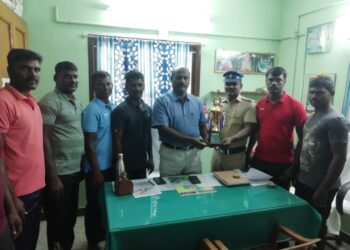 எட்டயபுரத்தில் மாபெரும் கபாடி போட்டி – “POLICE KABADI TEAM”” பங்கேற்று பரிசு மற்றும் கோப்பை வென்றுள்ளார்கள்.