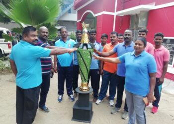 விளாத்திகுளம் உட்கோட்ட “POLICE KABADI TEAM”  திப்பதுன்னுர் கிராமத்தில்பங்கேற்று சிறப்பாக விளையாடி  முதல் பரிசு மற்றும் கோப்பை வென்றுள்ளார்கள்.