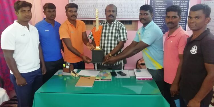 வெற்றிக்கு மேல் வெற்றிகளை குவித்து வரும் போலீஸ் கபாடி குழு – விளாத்திக்குளம் டி.எஸ்.பி. பிரகாஷ் பாராட்டு