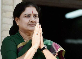 ஜெ பிறந்த நாளை முன்னிட்டு தேர்தல் களம் காண முக்கிய பிரமுகர்களை சந்தித்தார் சசிகலா – 3வது அணி உருவாகிறதா? அதிர வைக்கும் அரசியல் திருப்பங்கள்