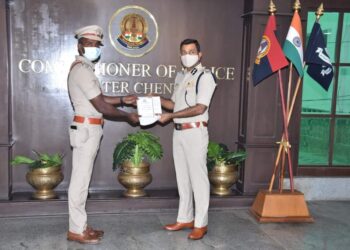 கஞ்சா விற்பனை செய்த நபர்களை கைது செய்த காவல்துறையினரை சென்னை பெருநகர போலீஸ் கமிஷ்னர் அழைத்து வெகுமதி