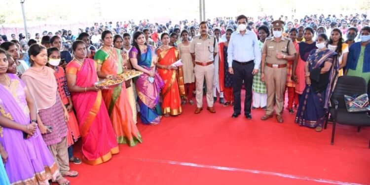 சென்னை எழும்பூர் ராஜரத்தினம் மைதான வளாகத்தில் மகளிர் தின நிகழ்ச்சி