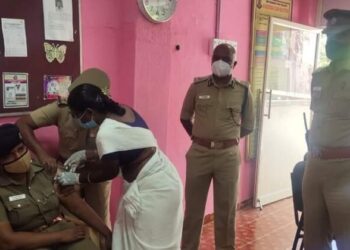 சென்னை தலைமைச் செயலகம் காலணி காவலர்களுக்கு கொரனா தடுப்பூசி