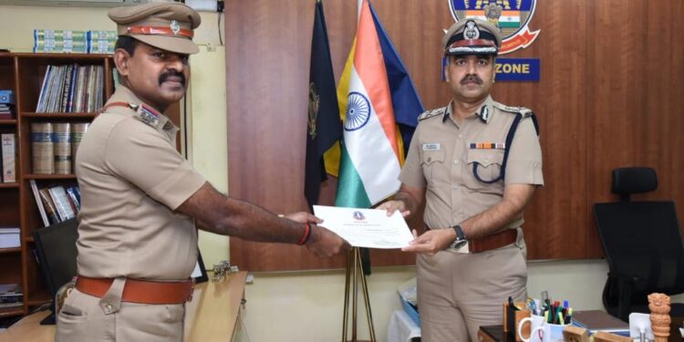 ஏடிஎம் மெஷினை காரில் கடத்திய கும்பல் கைது தனிப்படையினருக்கு மேற்கு மண்டல ஐ.ஜி பாராட்டு