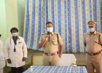 கன்னியாகுமரி மாவட்ட எஸ்.பி  பத்ரி நாராயணன் கொரனா தடுப்பூசி போட்டுக்கொண்டார்