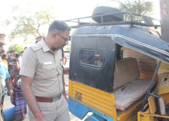 கோவில்பட்டி அருகே கண்டெய்னர் லாரி விபத்து எஸ்.பி நேரில் விசாரணை