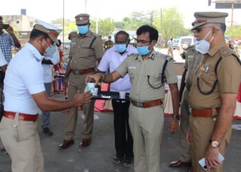 போக்குவரத்து ஒழுங்கு பிரிவு காவலர்களுக்கு மோர் மற்றும் குளிர்பானம் வழங்கப்படும்