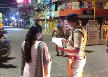 சோதனைச்சாவடிகளில் கன்னியாகுமரி மாவட்ட எஸ்.பி நள்ளிரவில் அதிரடி ஆய்வு