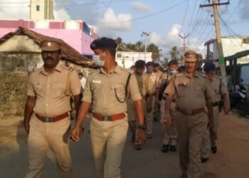 குளச்சல் உட்கோட்ட காவல் உதவி கண்காணிப்பாளர் விஷ்வேஷ் சாஸ்திரி IPS தலைமையில் கொடி அணிவகுப்பு