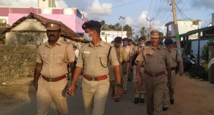 குளச்சல் உட்கோட்ட காவல் உதவி கண்காணிப்பாளர் விஷ்வேஷ் சாஸ்திரி IPS தலைமையில் கொடி அணிவகுப்பு