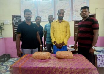 திருச்செந்தூர் உட்கோட்டம் பகுதிகளில் கஞ்சா விற்பனையில் ஈடுபட்ட இருவர் கைது – 5 ¾ கிலோ கஞ்சா பறிமுதல்.