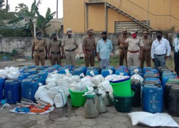 ரூ.13 லட்சம் மதிப்புள்ள சாராயம் பறிமுதல் – காரைக்கால் மாவட்டம் கோட்டுச்சேரி பகுதியில் போலீசார் நடத்திய அதிரடி சோதனை