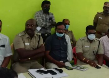 கார் மோதி இருவர் பலி – இறந்தவர்களின் உடலை வாங்க மறுப்பு – விளாத்திகுளம் டிஎஸ்பி  பிரகாஷ் பேச்சுவார்த்தை