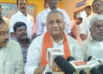 தேவகோட்டையில் அதிமுக – பாஜக செயற்குழு கூட்டத்திற்கு அமைச்சர் வி.கே.சிங் வருகை