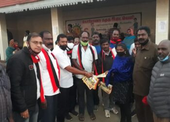 நீலகிரி மாவட்டம் கன்னேரி கிராமத்தில் மாரியம்மன் திருவிழா சிறப்பாக கொண்டாடப்பட்டது.