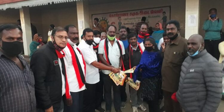 நீலகிரி மாவட்டம் கன்னேரி கிராமத்தில் மாரியம்மன் திருவிழா சிறப்பாக கொண்டாடப்பட்டது.