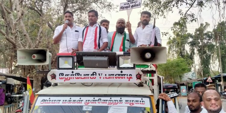 தலைக்கவசம் அணியாமல் வருபவர்களுக்கு பெட்ரோல் வழங்க கூடாது – போக்குவரத்து துறை சார்பாக வலியுறுத்தல்