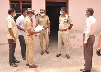 நெல்லையில் பதற்றமான 12 வாக்குச்சாவடி களில் நெல்லை மாநகர போலீஸ் கமிஷனர் அன்பு நேரில் ஆய்வு!!