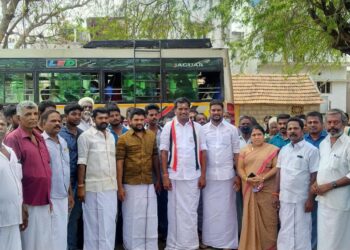 தேவகோட்டை அதிமுக முன்னாள் நகர்மன்றத் தலைவர் அமமுகவில் இணைந்தார்