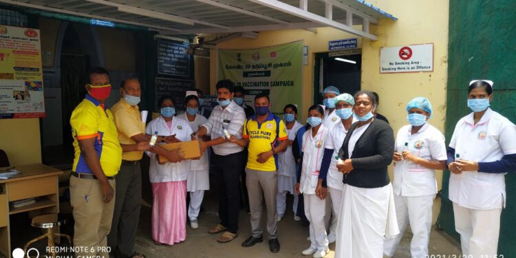 தூத்துக்குடி முக்கிய வீதிகளில் நடந்து சென்று வாக்கு சேகரிப்பு தூத்துக்குடி நகரை மேம்படுத்துவேன் : தேமுதிக வேட்பாளர் சந்திரன் வாக்குறுதி