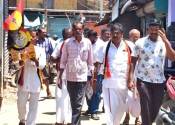 தூத்துக்குடி முக்கிய வீதிகளில் நடந்து சென்று வாக்கு சேகரிப்பு தூத்துக்குடி நகரை மேம்படுத்துவேன் : தேமுதிக வேட்பாளர் சந்திரன் வாக்குறுதி