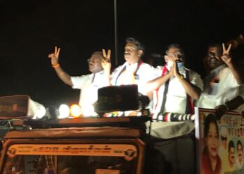 தூத்துக்குடியில் முன்னாள் அமைச்சர் சி.த செல்லப்பாண்டியன் தலைமையில் தொண்டர்கள் படைசூழ வீதிவீதியாக  தீவிர தேர்தல் பிரச்சாரம்!!  சூடு பிடித்தது தேர்தல் களம்.