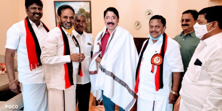 தயாநிதி மாறன் அவர்களை வரவேற்று வாழ்த்து பெற்ற குன்னூர் தொகுதி வேட்பாளர்.