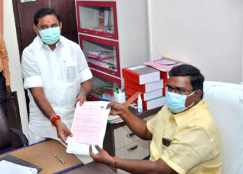 எடப்பாடி தொகுதியில்  முதல்வர் பழனிசாமி வேட்புமனு தாக்கல்