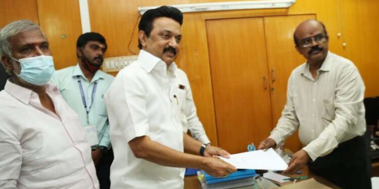 கொளத்தூர் தொகுதியில் ஸ்டாலின் வேட்பு மனு தாக்கல்