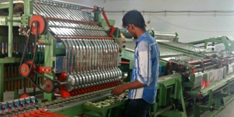 100-க்கும் மேற்பட்ட எந்திர தீப்பெட்டி தொழிற்சாலைகள் கதவடைப்பு போராட்டம்